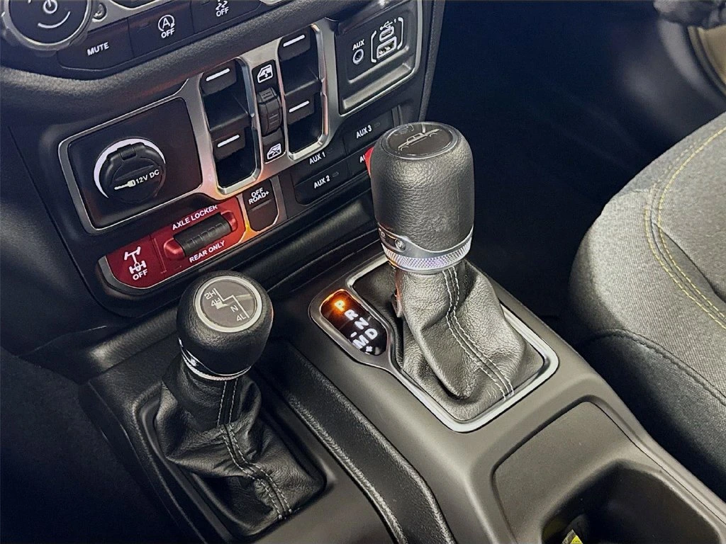 2025 Jeep Gladiator Willys - Photo 19