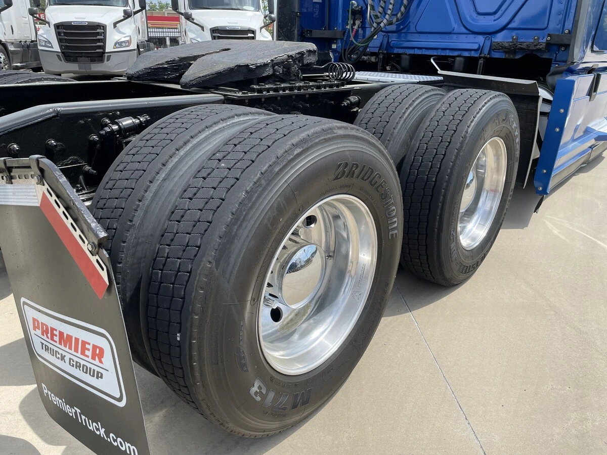 2021 Freightliner Cascadia - image 6