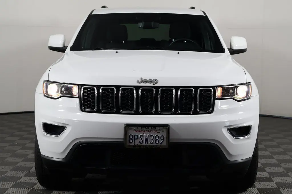 2020 Jeep Grand Cherokee Laredo E photo 2