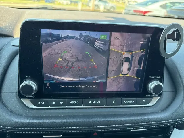 2021 Nissan Rogue SV photo 10