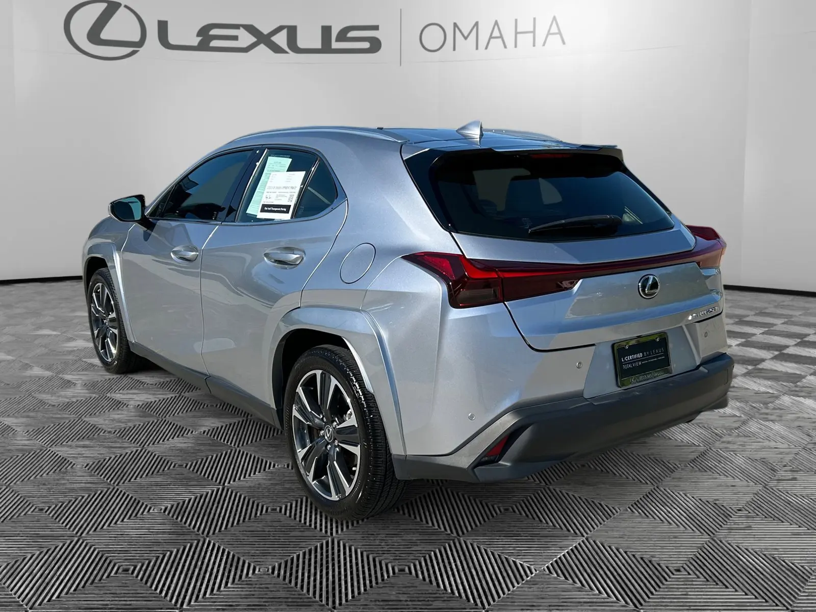 2023 Lexus UX 250h Premium photo 3