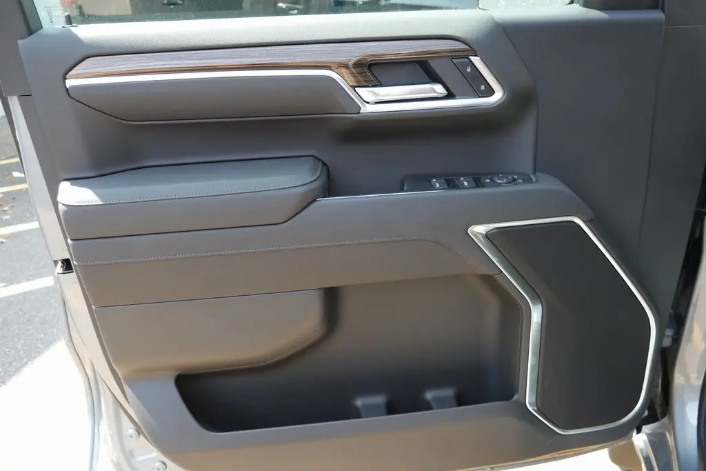 2026 Chevrolet Silverado LT photo 26