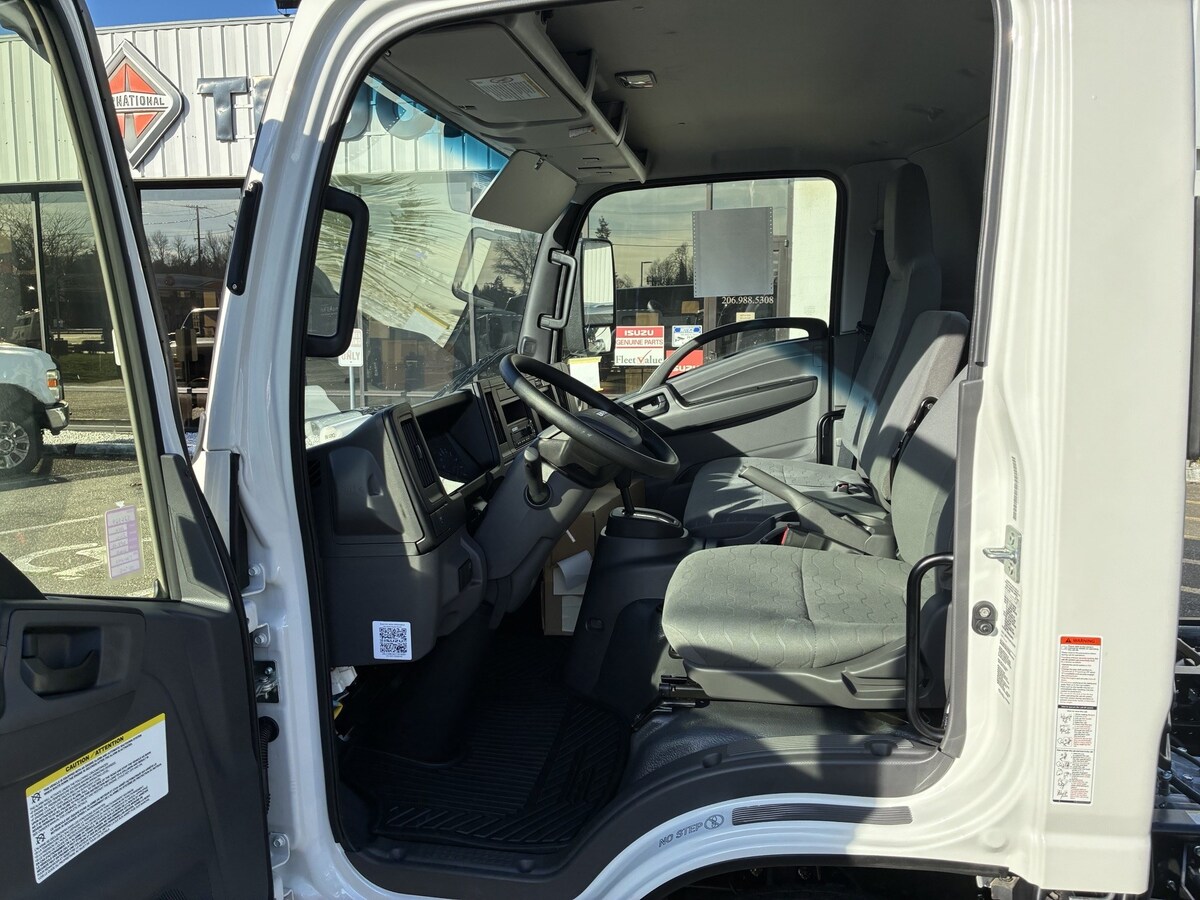 2026 Isuzu NRR in Seattle, WA — photo 7