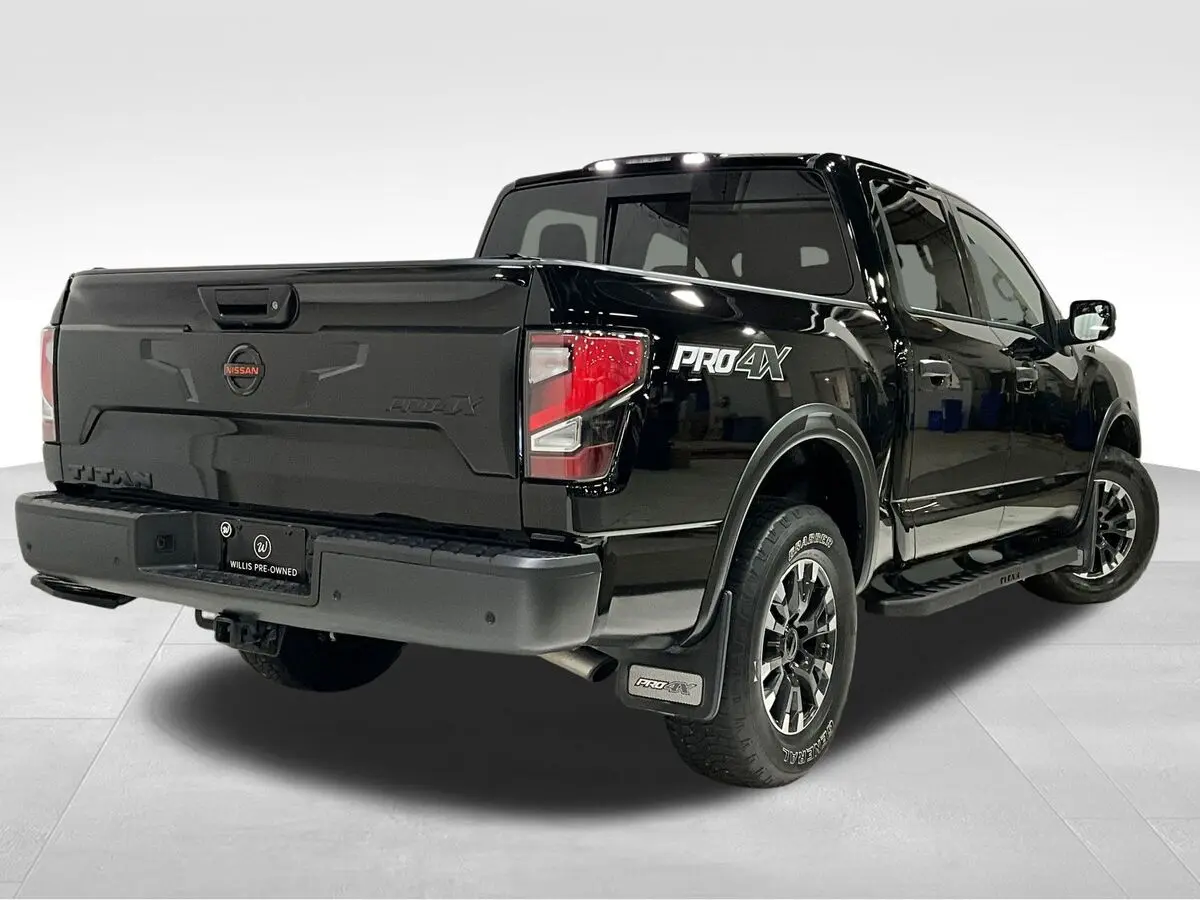 2021 Nissan Titan PRO-4X photo 2