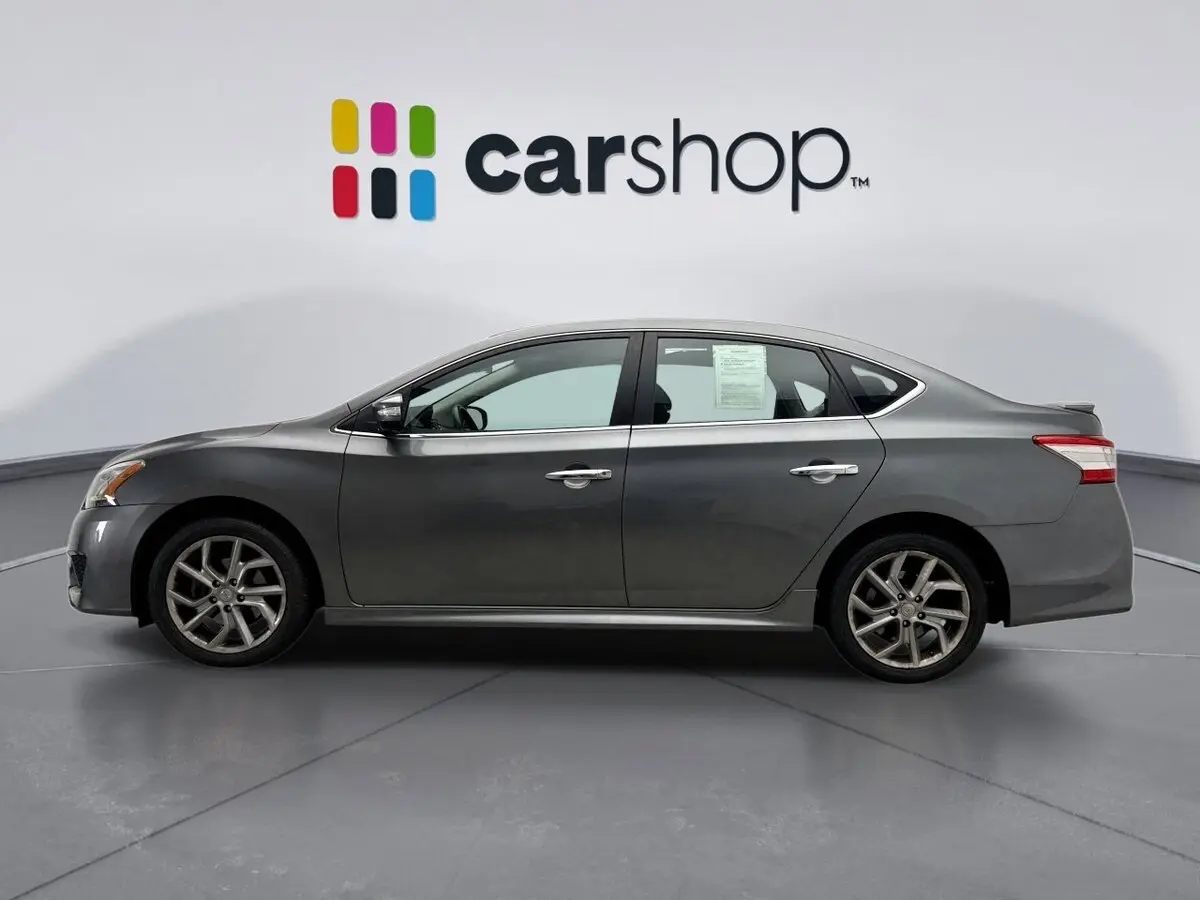 2015 Nissan Sentra SR photo 2