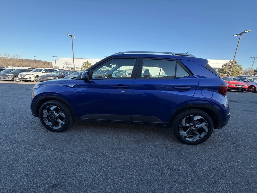Used 2025 Hyundai Venue SEL with VIN KMHRC8A34SU376567 for sale in Kansas City
