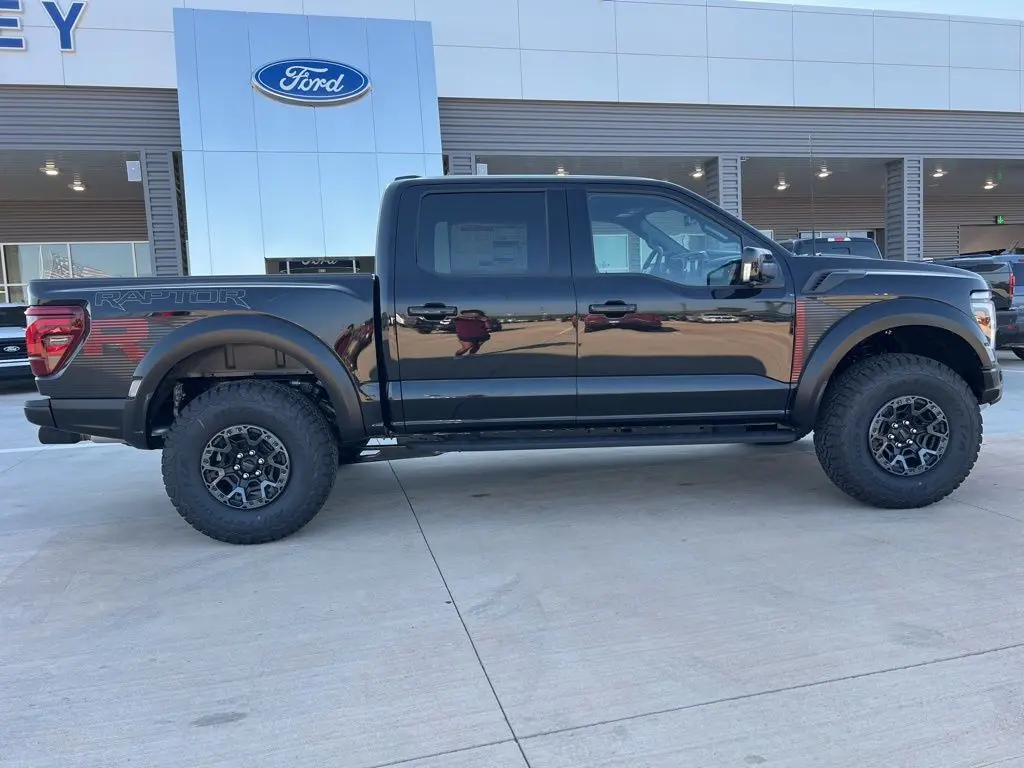 2025 Ford F-150 Raptor photo 3