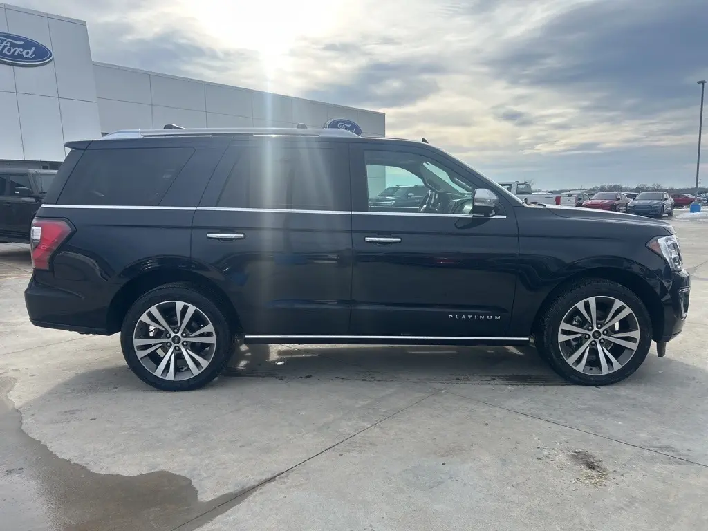 Used 2021 Ford Expedition Platinum with VIN 1FMJU1MT2MEA81123 for sale in Clay Center, KS
