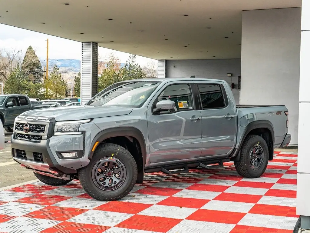 2026 Nissan Frontier PRO-4X's photo