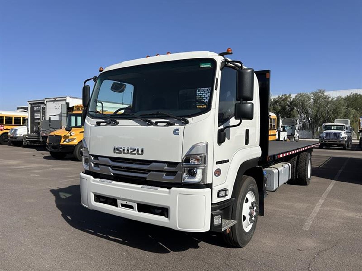 2025 Isuzu FTR in Flagstaff, AZ — photo 2