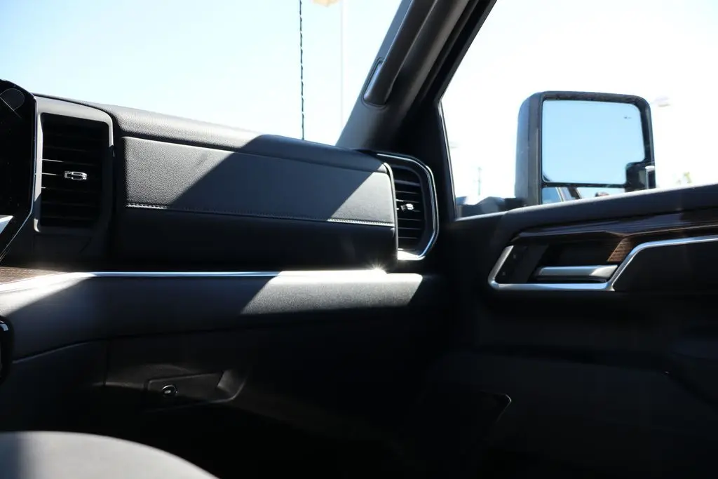 2026 Chevrolet Silverado LT photo 40