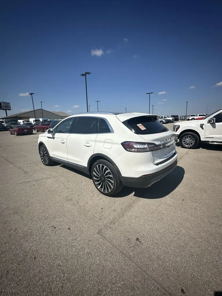 2021 Lincoln Corsair Standard photo 6