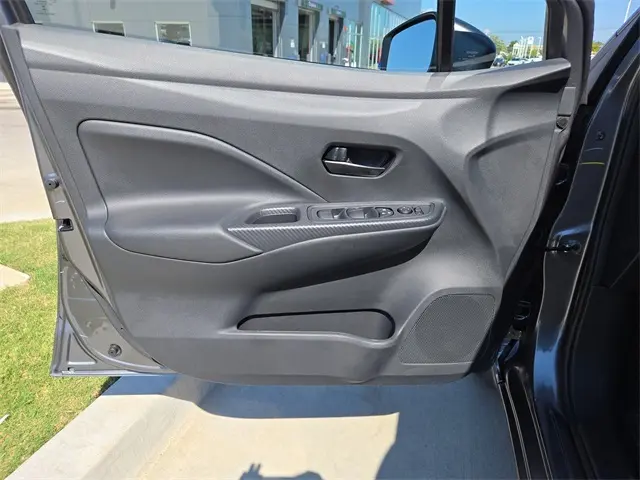 2025 Nissan Versa 1.6 S photo 28
