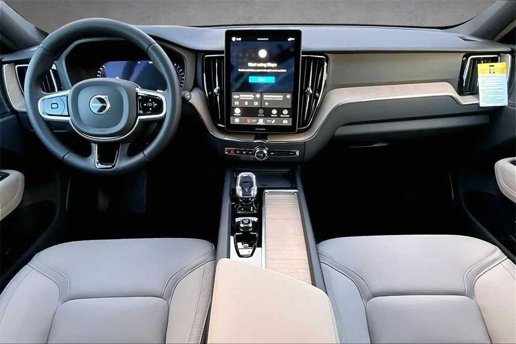 2026 Volvo - image 5