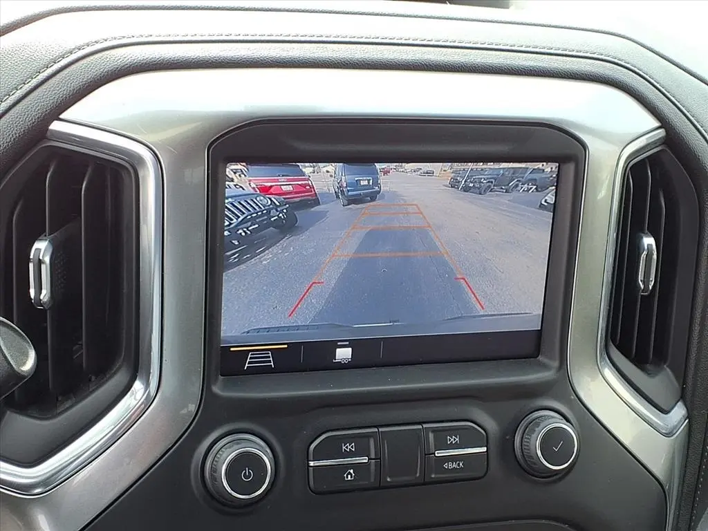 2019 Chevrolet Silverado 1500 LT photo 4