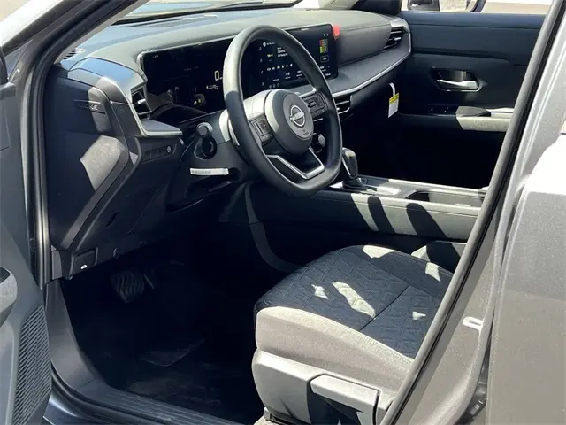 2026 Nissan Kicks SV photo 10