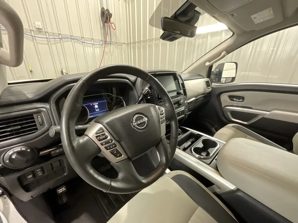 2024 Nissan Titan SV photo 12