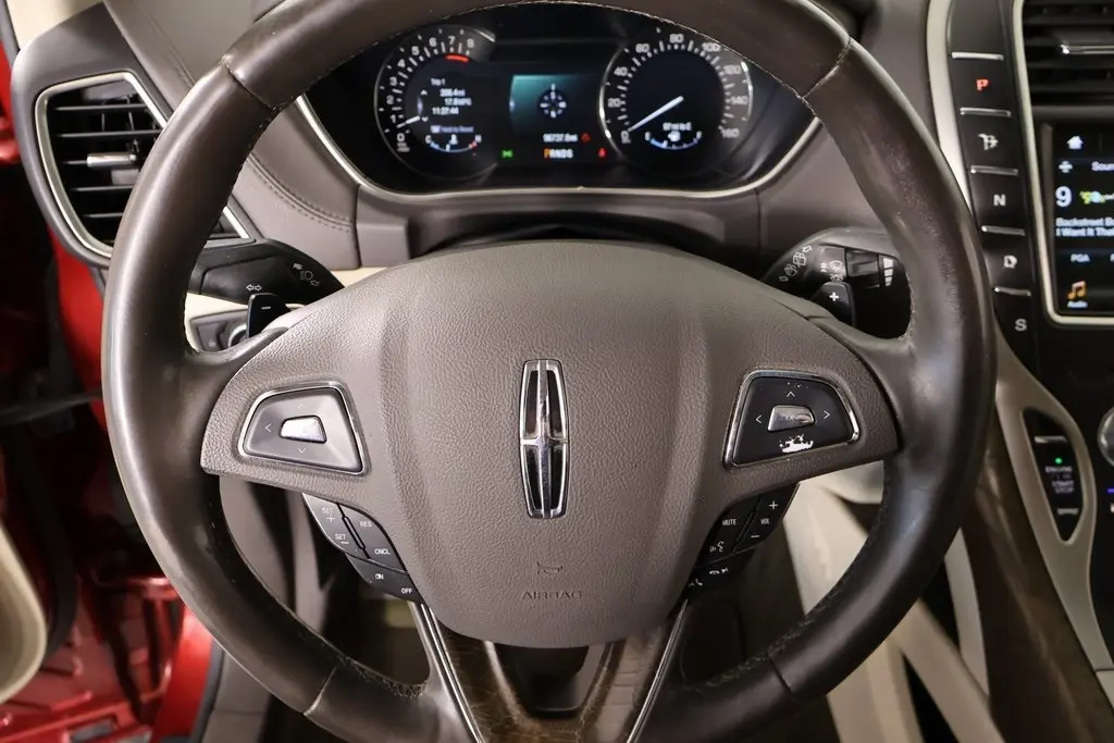 2016 Lincoln MKX Reserve photo 3