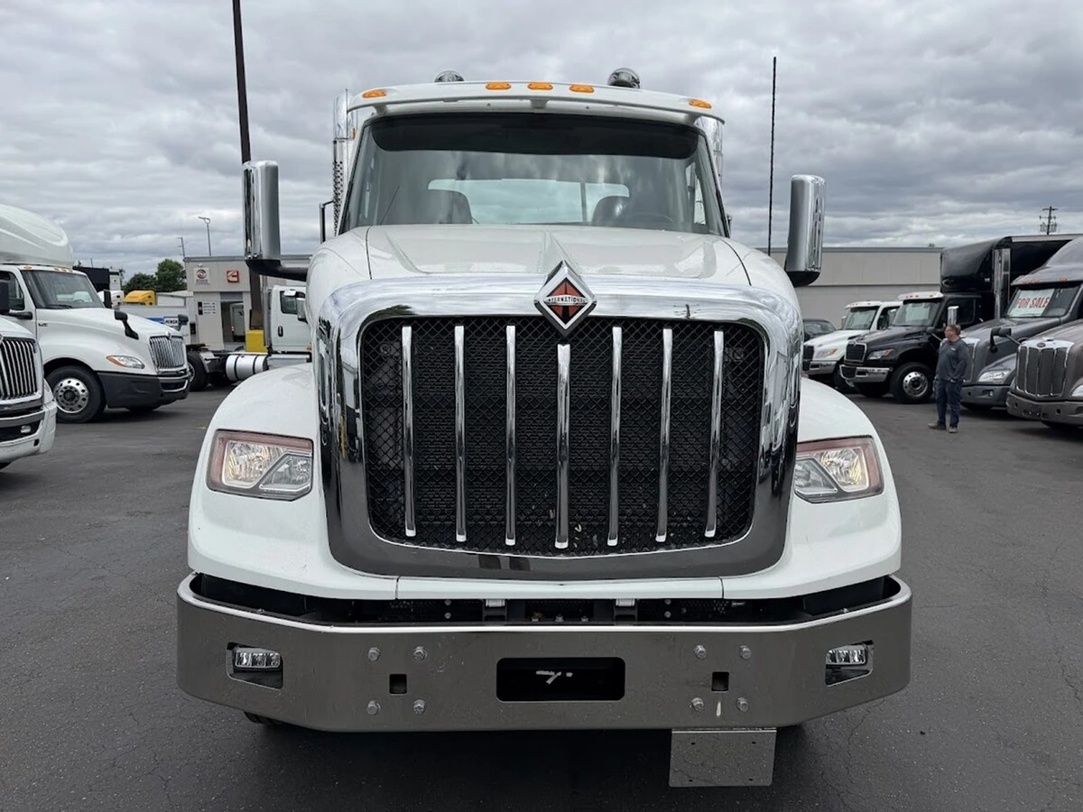 2025 International HX — photo 4