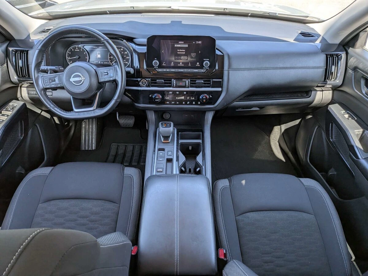 2024 Nissan Pathfinder SV - Photo 15