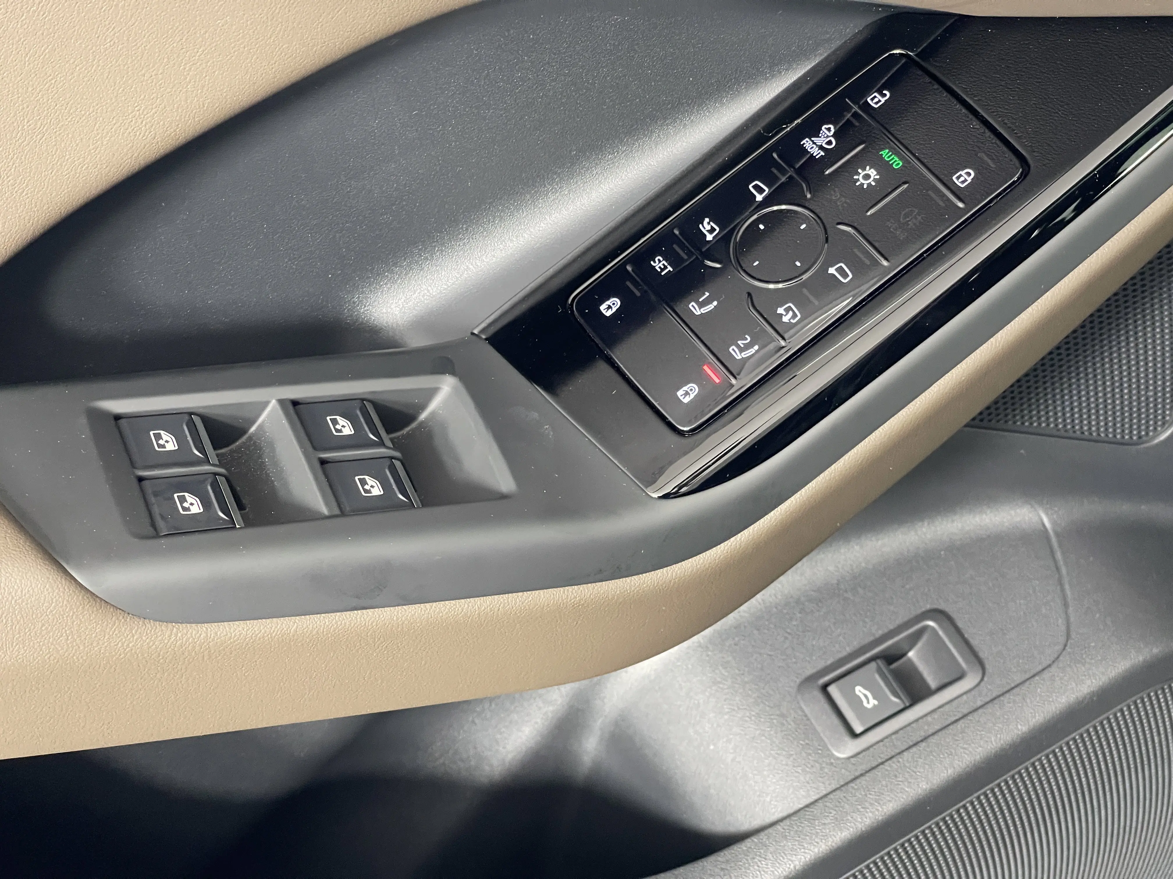2025 Audi Q6 E-tron Prestige photo 19
