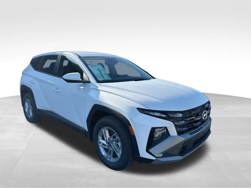 2026 Hyundai Tucson SE photo 4