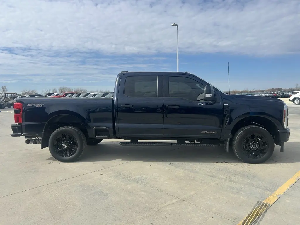 Used 2024 Ford F-350 Super Duty Lariat with VIN 1FT8W3BTXREC00880 for sale in Clay Center, KS