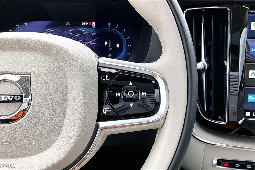 2023 Volvo - image 11