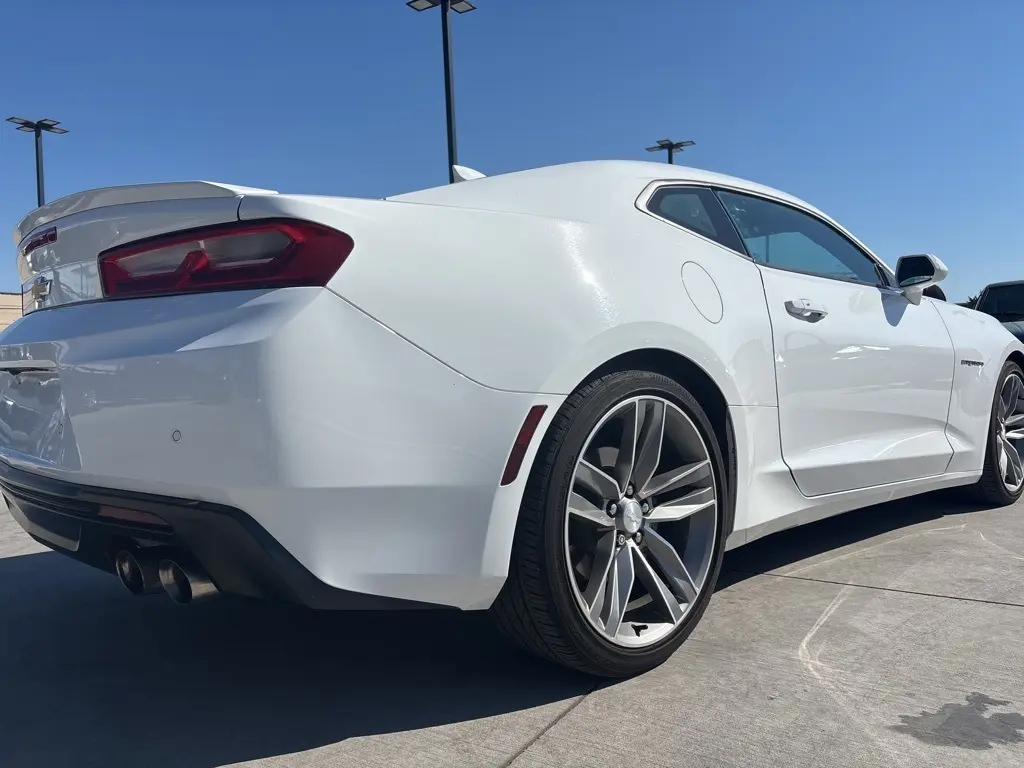 2018 Chevrolet Camaro 2LT photo 4