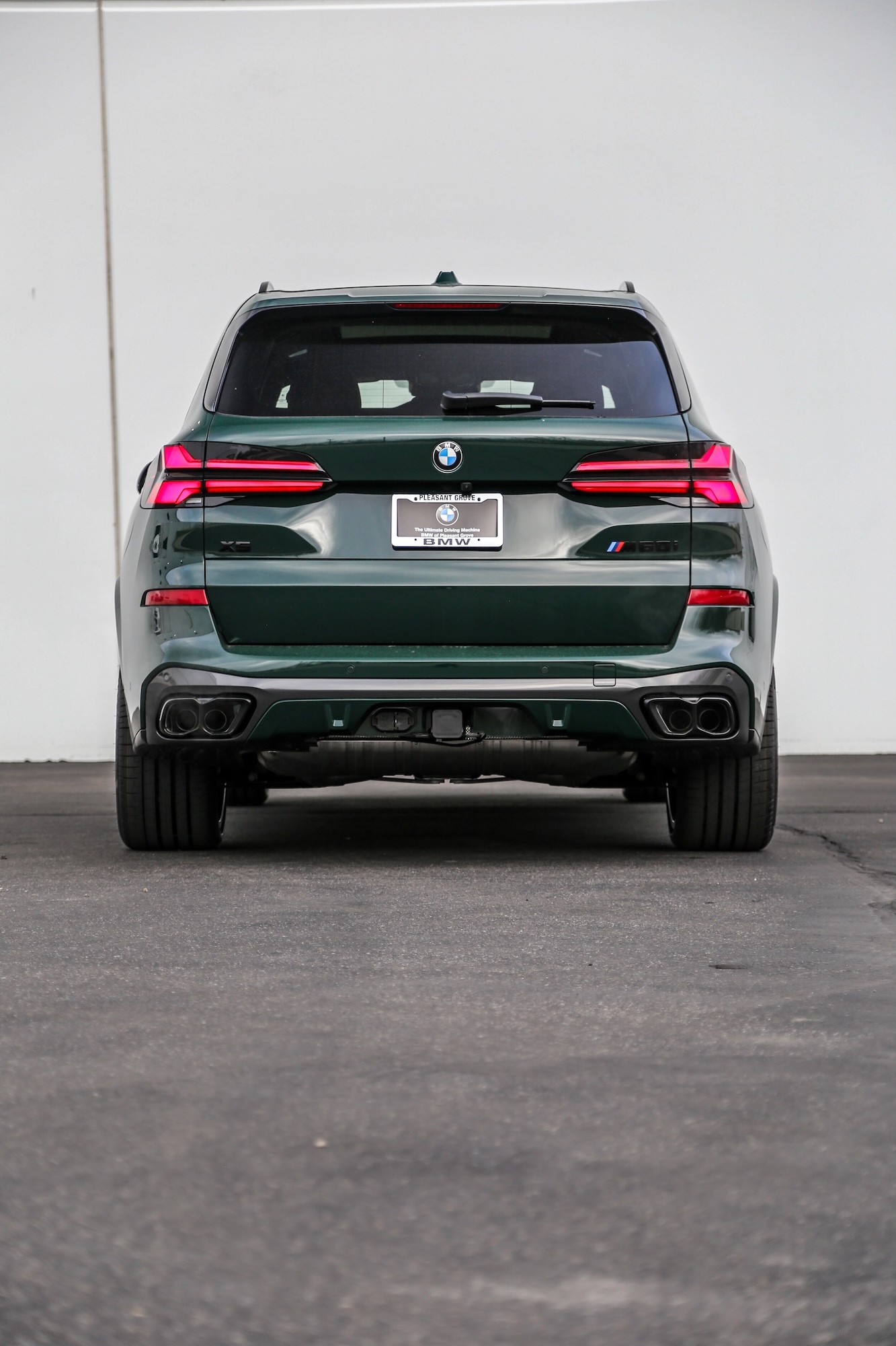 With up to 72.3 cubic feet of cargo space, easily accessible from the split-tailgate design, the X5 is ready for anything.