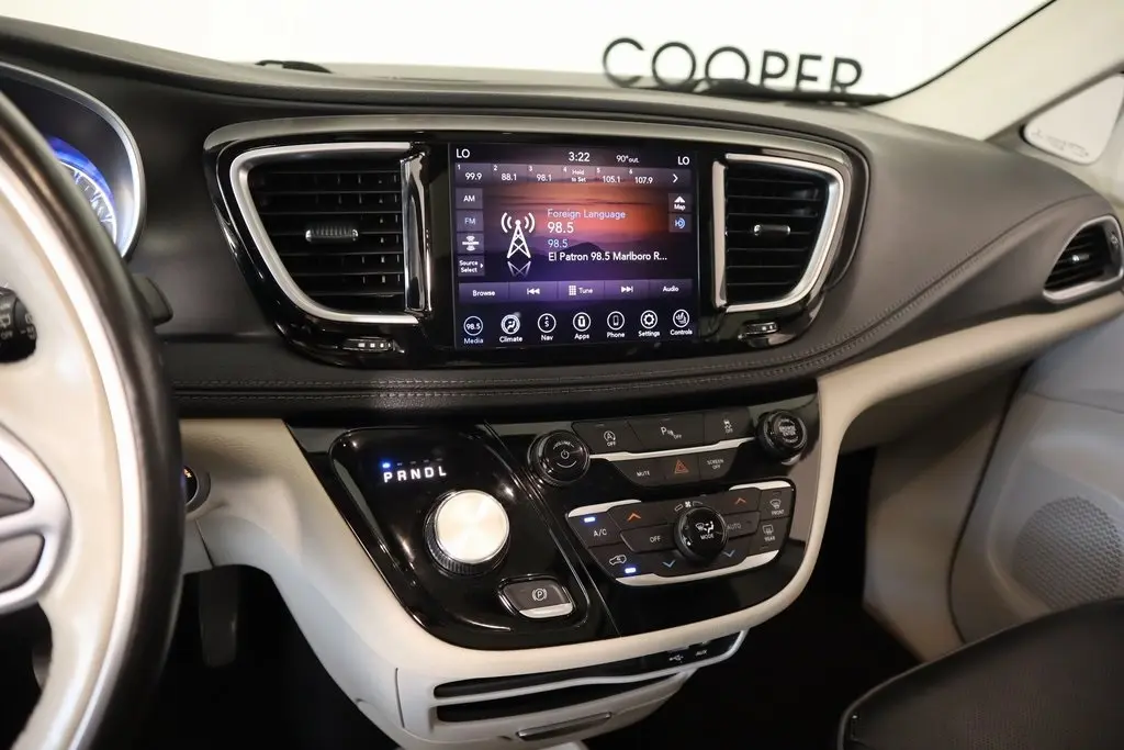 2020 Chrysler Pacifica Limited photo 5