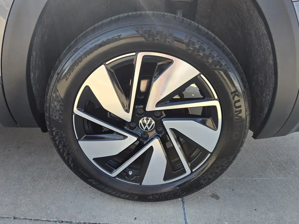 2024 Volkswagen Atlas SE Technology photo 8
