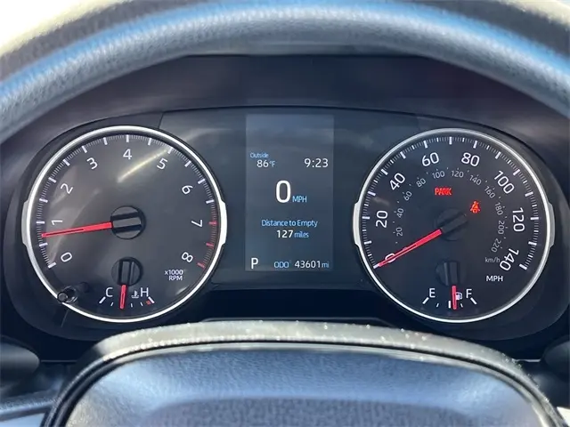 2019 Toyota RAV4 LE photo 12