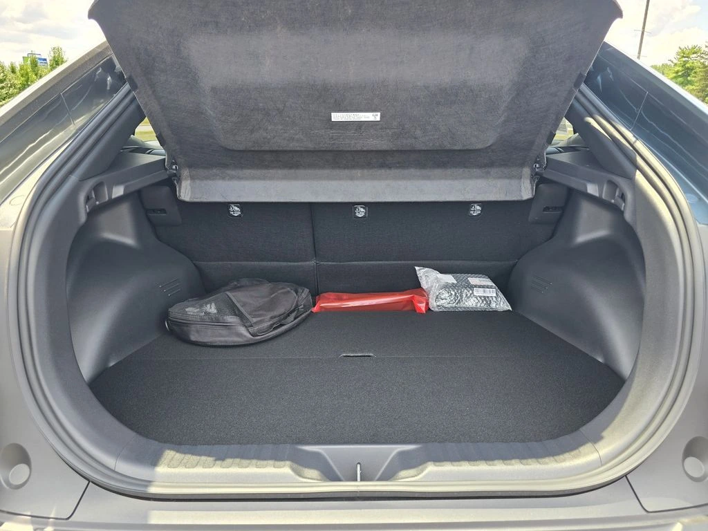 2026 Toyota C-HR SE - Photo 12