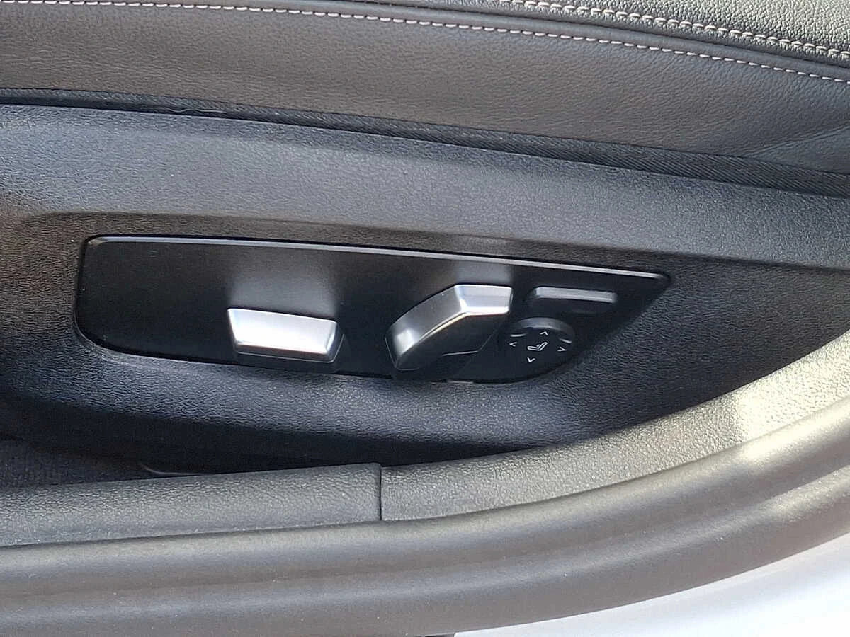 2023 BMW 5 Series 540i - Photo 11