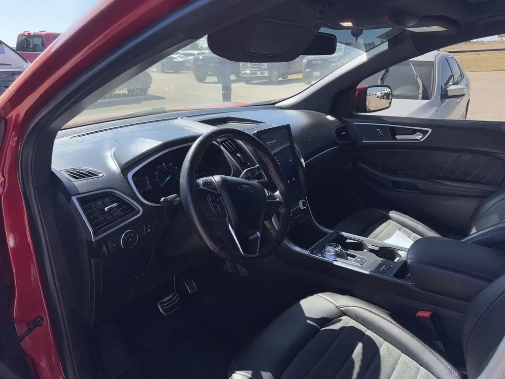 2021 Ford Edge ST photo 5