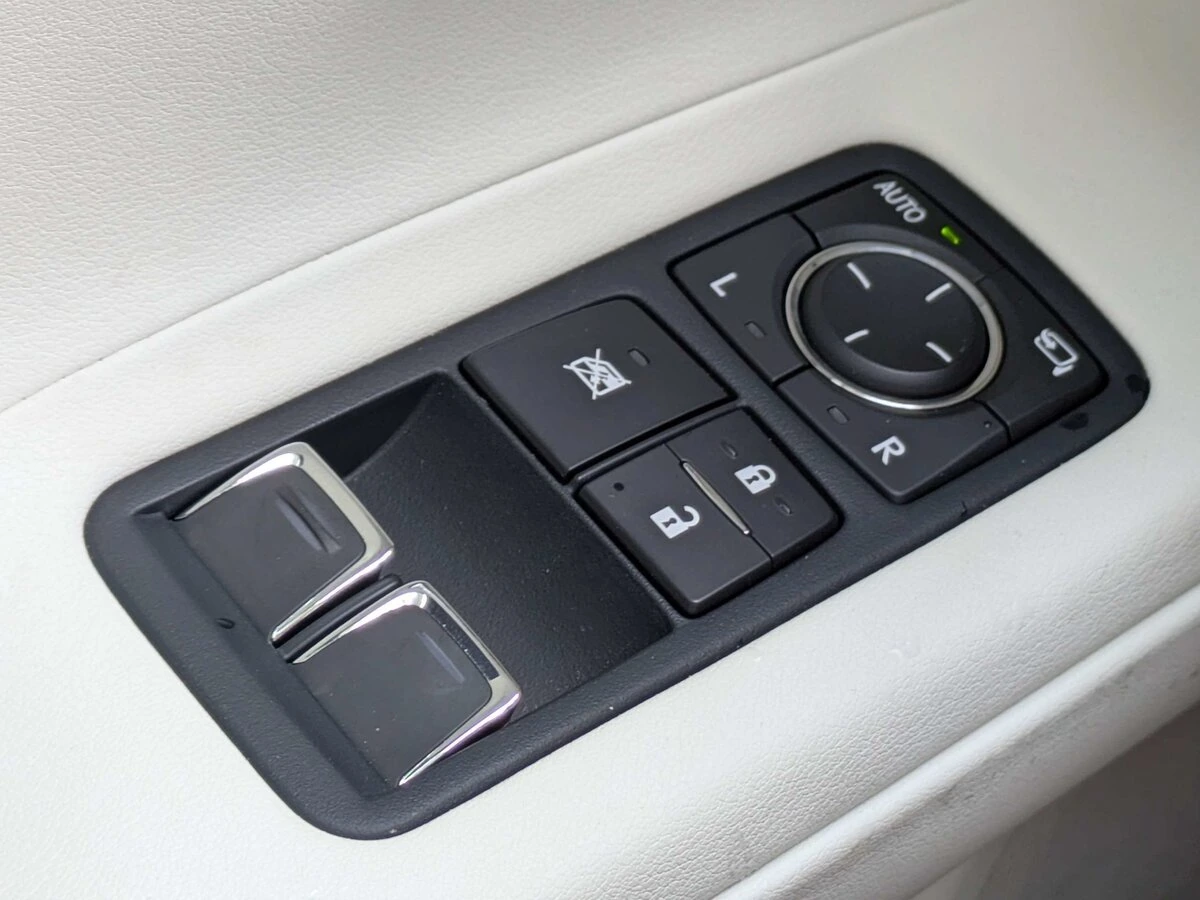 2021 Lexus LC 500 - Photo 21