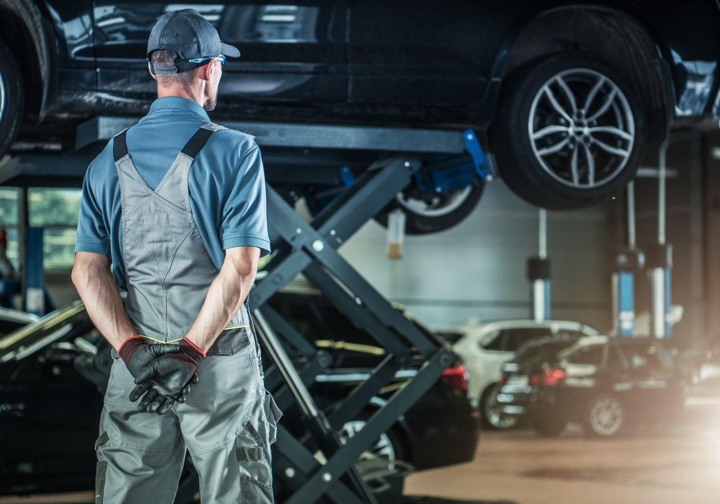 Mechanic in service center