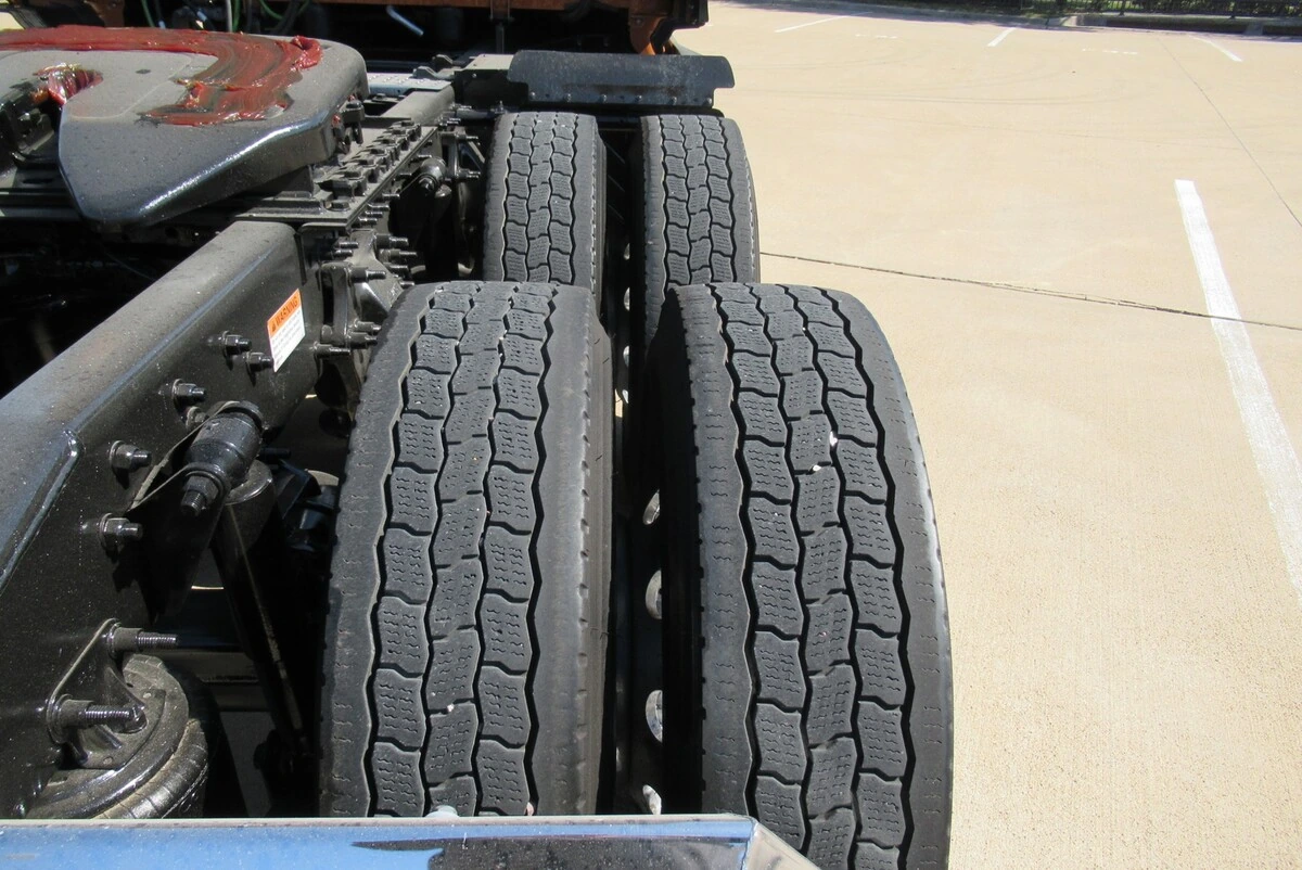 2025 Freightliner Cascadia - image 15