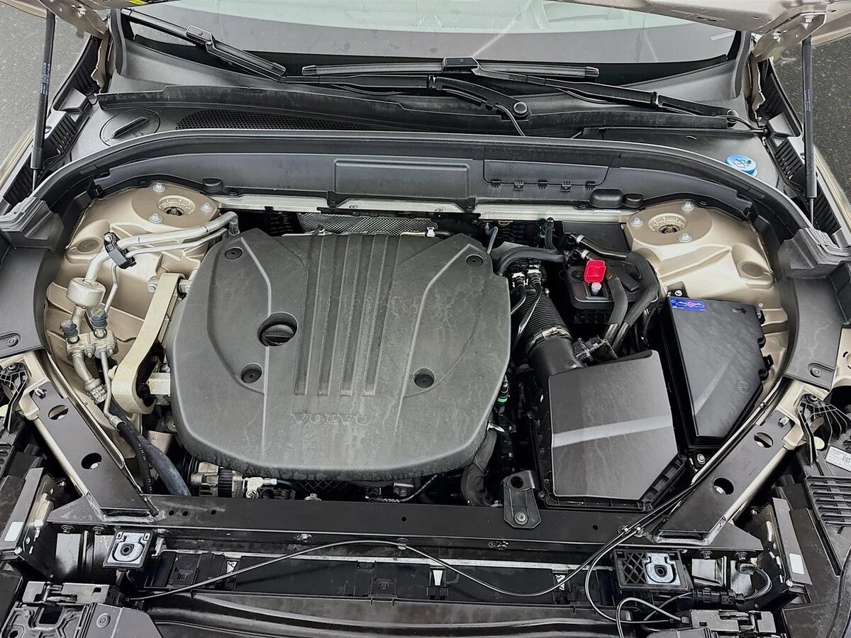 2023 Volvo - image 32