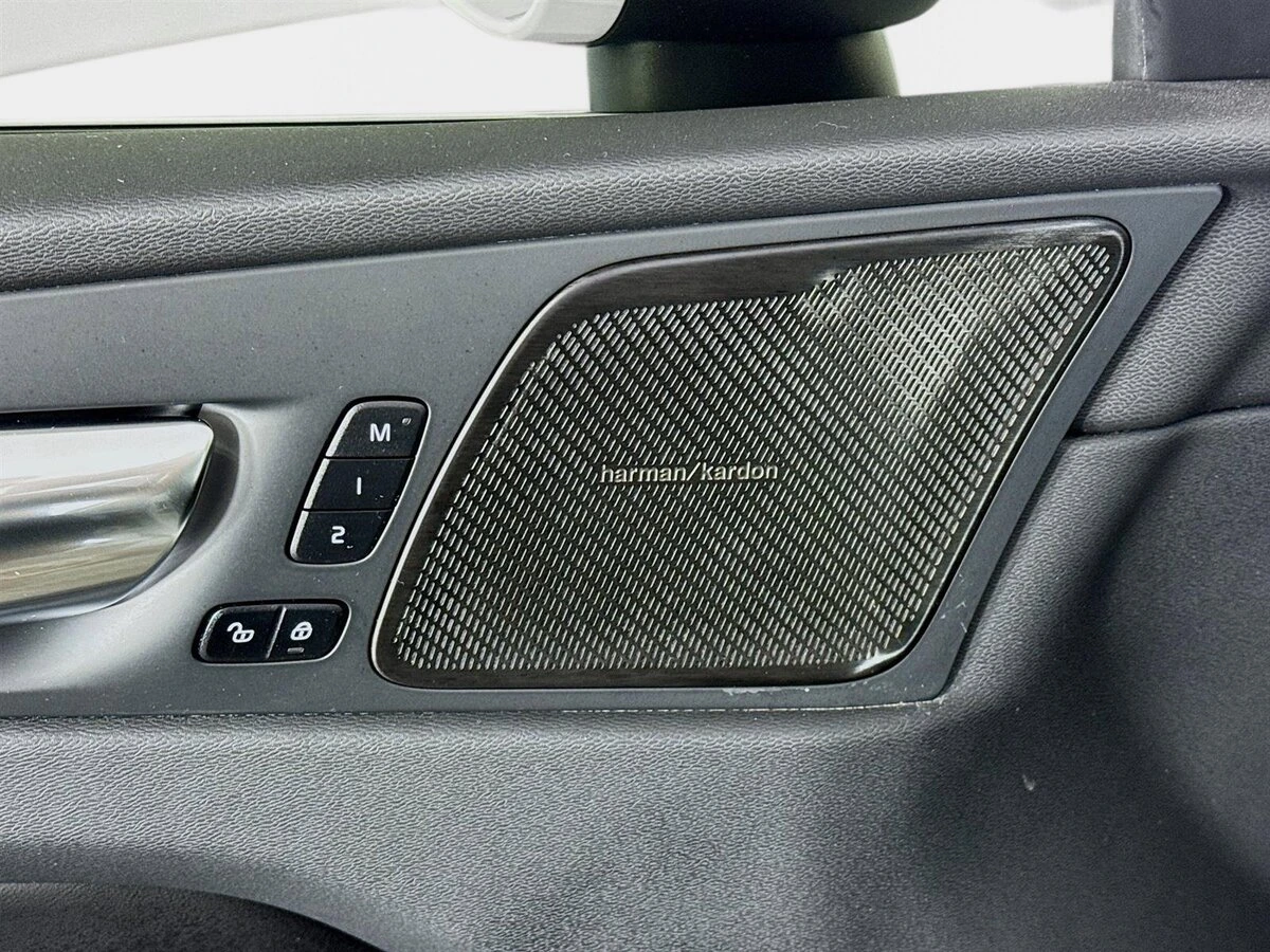 2023 Volvo - image 21