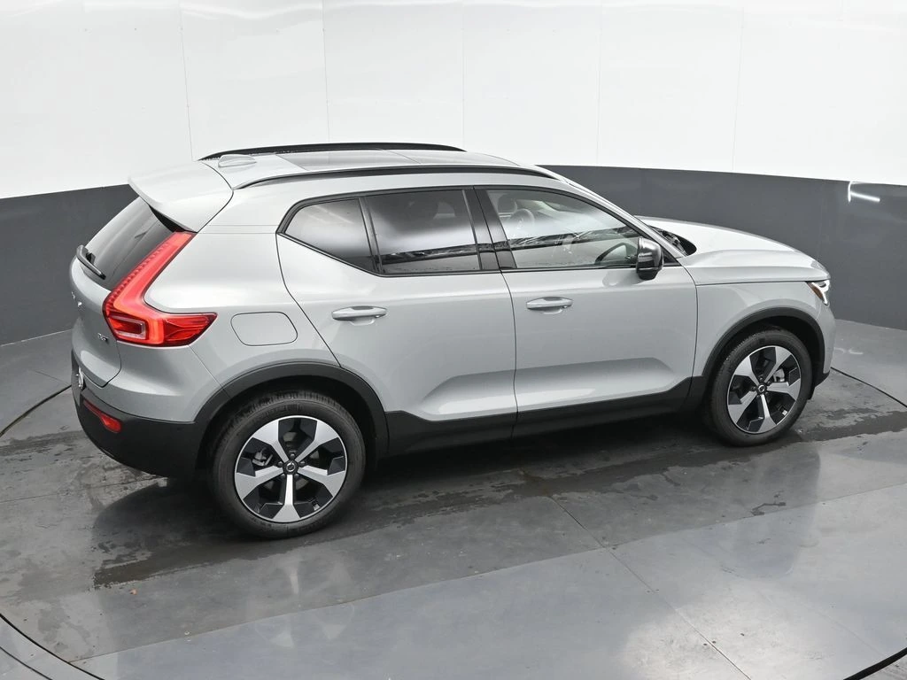 2026 Volvo XC40 Plus - Photo 31