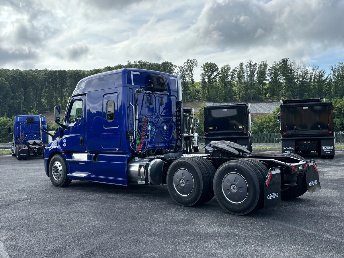 2026 Freightliner Cascadia in Knoxville, TN — photo 7