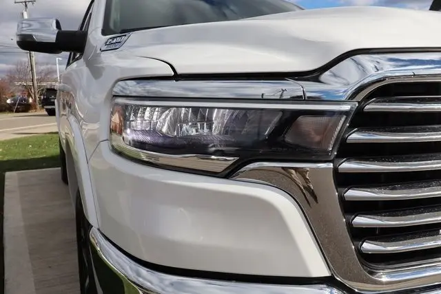 2025 Ram 1500 Laramie photo 4