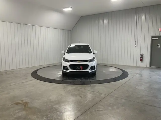 Used 2019 Chevrolet Trax LS with VIN 3GNCJKSB9KL402746 for sale in Roanoke, IN