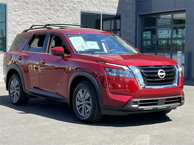 2025 Nissan Pathfinder SV photo 8