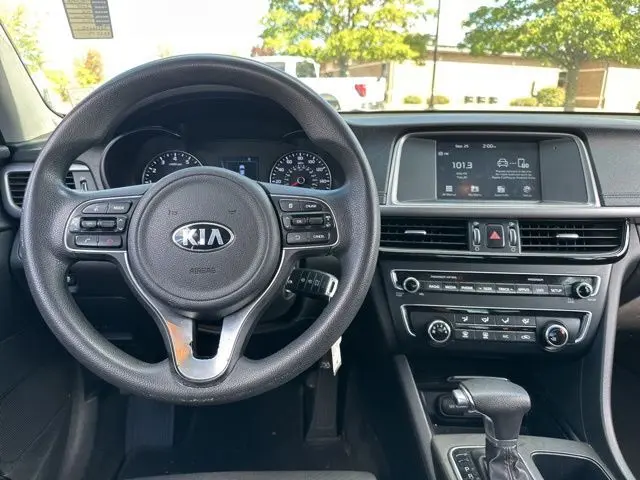 2018 Kia Optima LX photo 5
