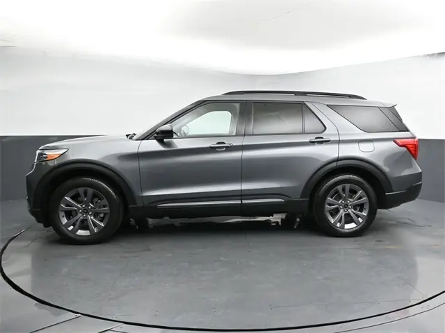 2022 Ford Explorer XLT Sport photo 4