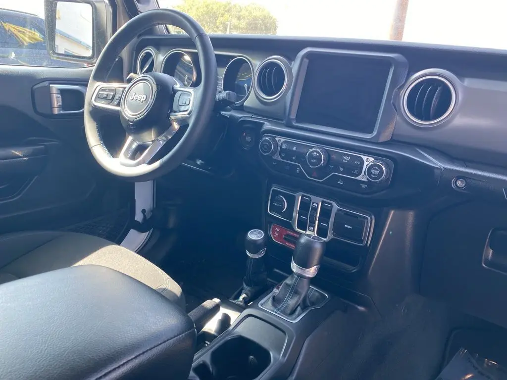 2023 Jeep Wrangler Rubicon 4xe photo 5