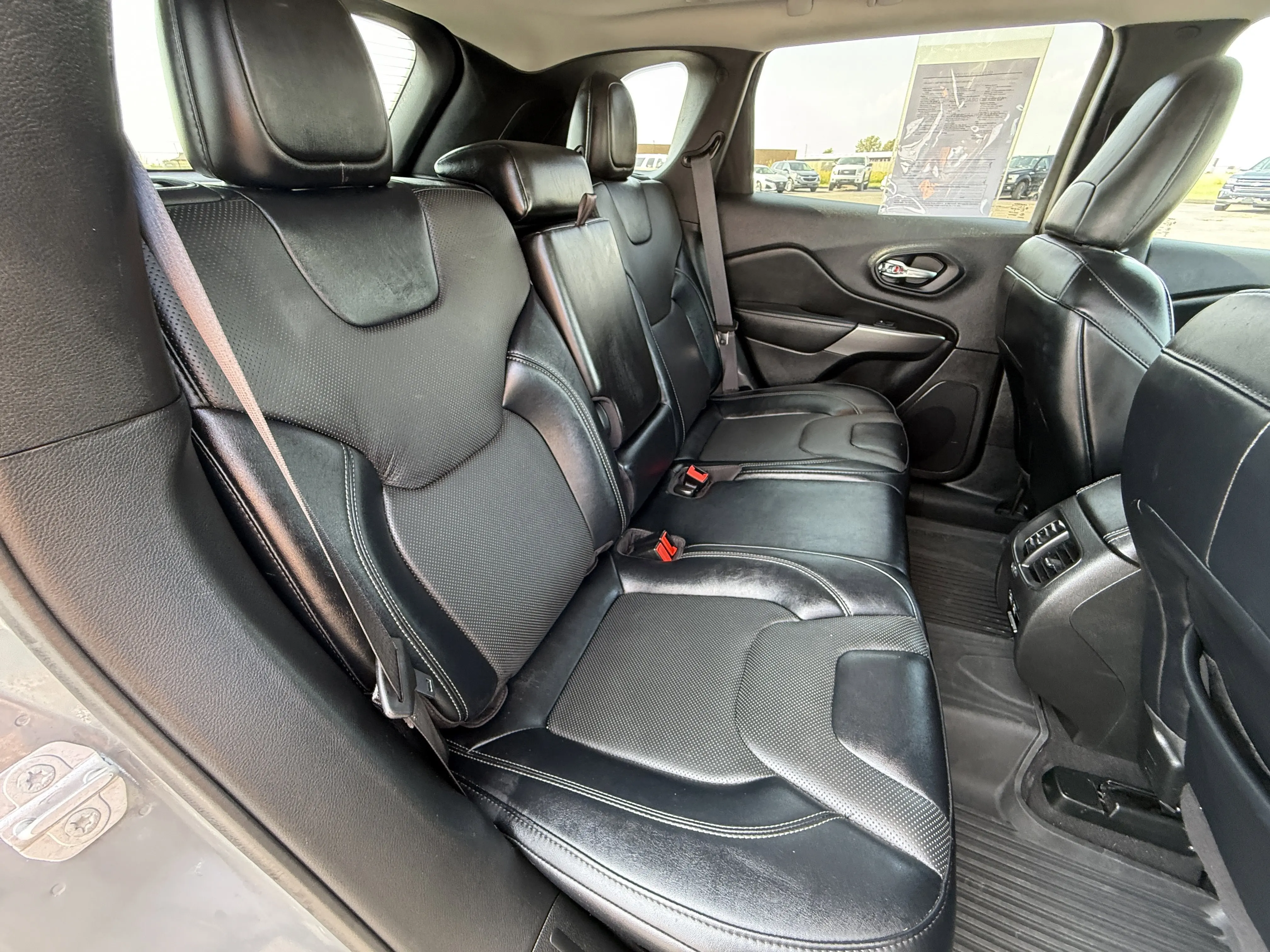 2022 Jeep Cherokee Limited photo 14